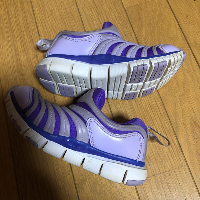 NIKE(ナイキ)のナイキ　ダイナモ　17cm キッズ/ベビー/マタニティのキッズ靴/シューズ(15cm~)(スニーカー)の商品写真