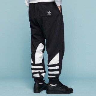 アディダス(adidas)の新品　アディダスオリジナル　スウェットパンツ(その他)