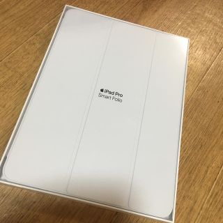 アイパッド(iPad)の11インチiPad Pro用Smart Folio  白　新品(iPadケース)