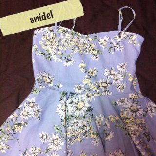 スナイデル(SNIDEL)のsnidel♡マーガレット柄ロンパース(ミニワンピース)