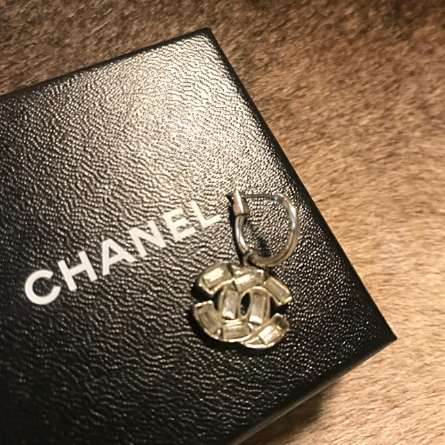 CHANEL(シャネル)の専用 正規品 CHANEL シャネル ピアス 片方のみ✨ レディースのアクセサリー(ピアス)の商品写真