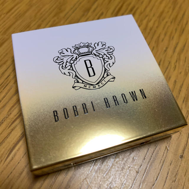 BOBBI BROWN(ボビイブラウン)のボビイブラウン　ミニ　シマーブリック　01ブロンズ コスメ/美容のベースメイク/化粧品(フェイスカラー)の商品写真