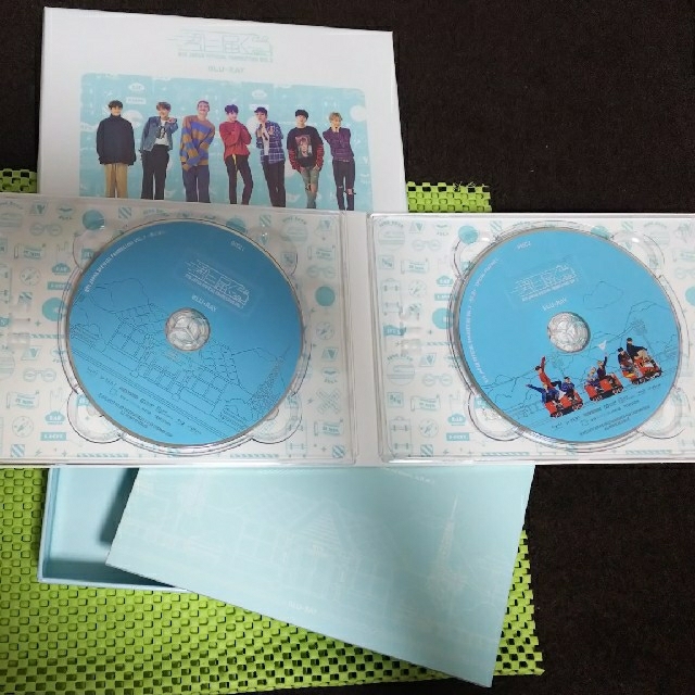 防弾少年団(BTS)(ボウダンショウネンダン)の＜公式Blu-Ray＞BTS FANMEETING 君に届く エンタメ/ホビーのDVD/ブルーレイ(ミュージック)の商品写真