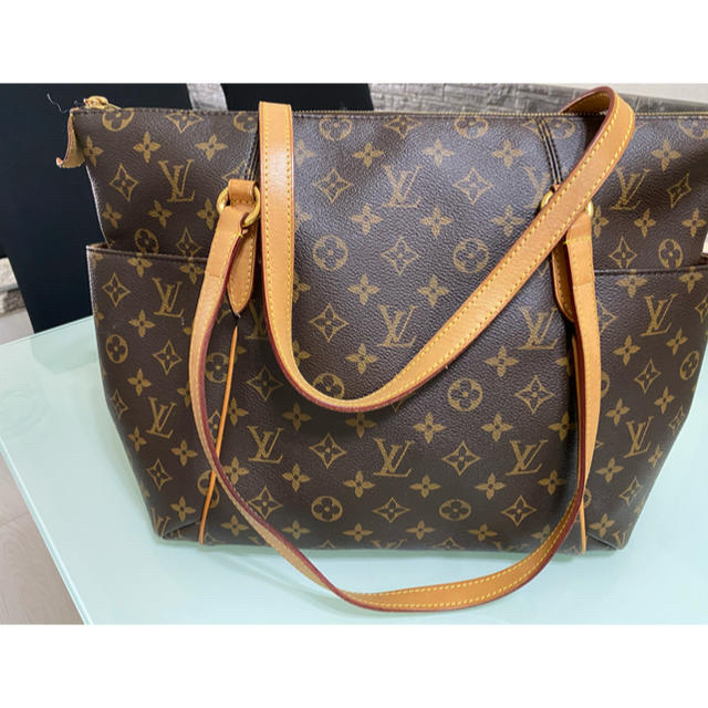 LOUIS VUITTON(ルイヴィトン)の今だけセール中ルイ・ヴィトンのモノグラムトートバッグ レディースのバッグ(トートバッグ)の商品写真