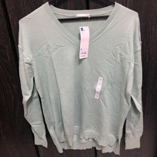 ジーユー(GU)のGU Vネックセーター　Mサイズ　ライトグリーン(Tシャツ(長袖/七分))