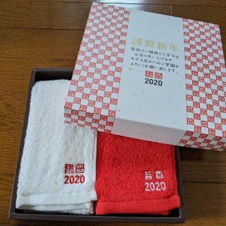 ユニクロ(UNIQLO)の専用　ユニクロ　紅白　タオル(タオル/バス用品)