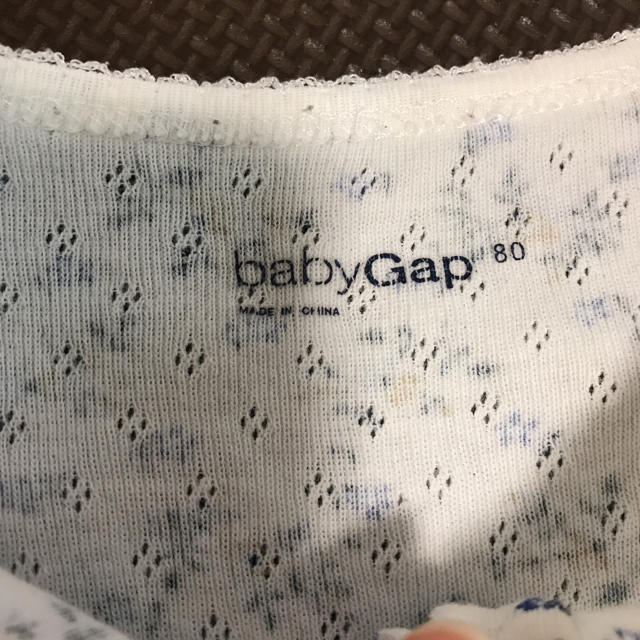 babyGAP(ベビーギャップ)のベビー ギャップ ロンパース 肌着 80 小花柄 キッズ/ベビー/マタニティのベビー服(~85cm)(ロンパース)の商品写真