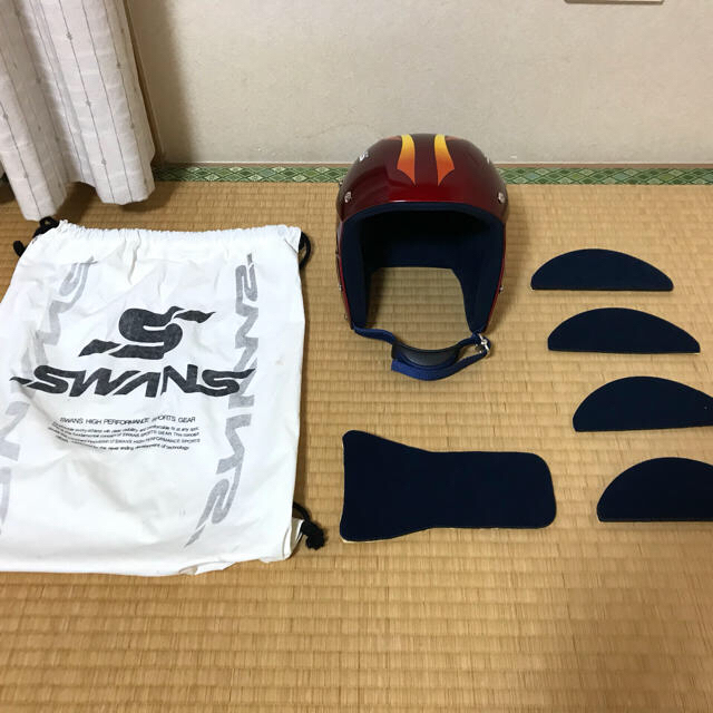 SWANS(スワンズ)の【値下げしました　2,480円→2,300円】SWANSスキーヘルメット スポーツ/アウトドアのスキー(その他)の商品写真