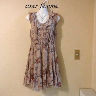 アクシーズファム(axes femme)のaxes femmeアクシーズファム♡花柄フリルシフォンワンピース(ひざ丈ワンピース)