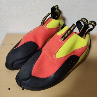 スポルティバ(LA SPORTIVA)の未使用品　スポルティバ　マーベリック　39h(登山用品)