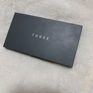 スリー(THREE)のTHREE プリスティーンコンプレクションパウダーファンデーション 100(ファンデーション)