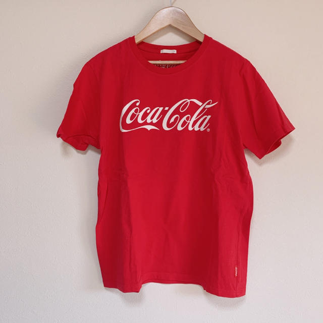 GU(ジーユー)のコカコーラ Tシャツ メンズのトップス(Tシャツ/カットソー(半袖/袖なし))の商品写真