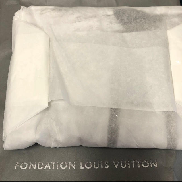 LOUIS VUITTON(ルイヴィトン)のルイヴィトン美術館 パリ限定 Tシャツ メンズのトップス(Tシャツ/カットソー(半袖/袖なし))の商品写真