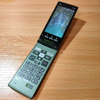 キョウセラ(京セラ)のKYF36 グリーン 中古美品 au ガラホ(携帯電話本体)