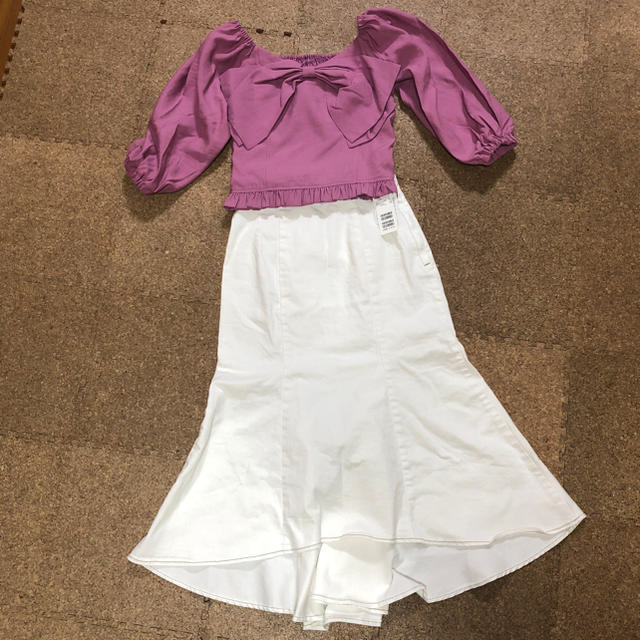 MIIA(ミーア)のMIIA バッグテールマーメイドデニムスカート　オフホワイト レディースのスカート(ロングスカート)の商品写真