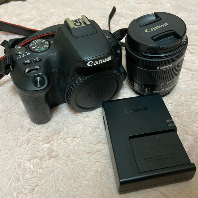 Canon(キヤノン)のキャノン EOS Kiss X9  標準レンズキット スマホ/家電/カメラのカメラ(デジタル一眼)の商品写真