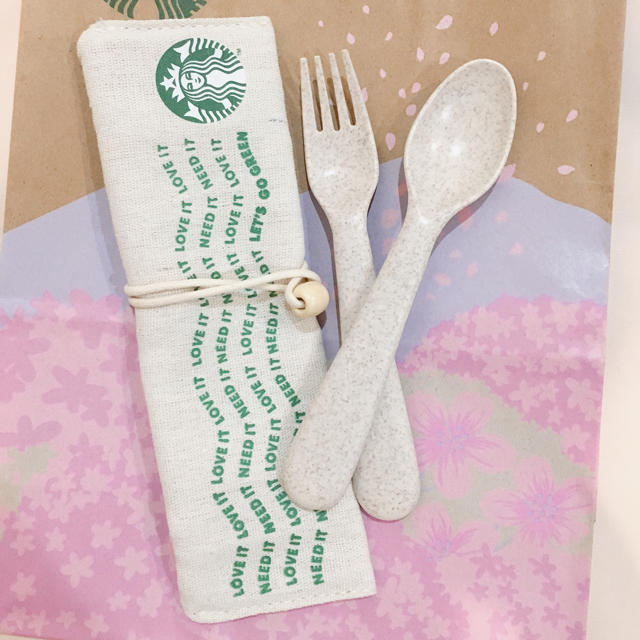 Starbucks Coffee(スターバックスコーヒー)の新品 Starbuck🍽携帯用スプーンフォークセット インテリア/住まい/日用品のキッチン/食器(タンブラー)の商品写真