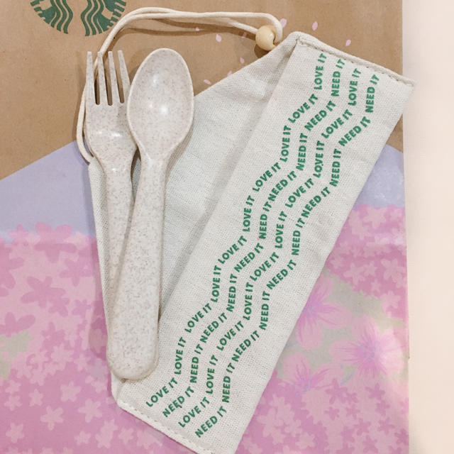 Starbucks Coffee(スターバックスコーヒー)の新品 Starbuck🍽携帯用スプーンフォークセット インテリア/住まい/日用品のキッチン/食器(タンブラー)の商品写真