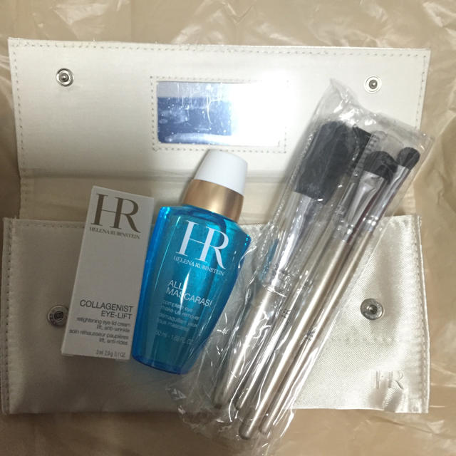 HELENA RUBINSTEIN(ヘレナルビンスタイン)のヘレナルビンスタイン 筆セット コスメ/美容のキット/セット(コフレ/メイクアップセット)の商品写真