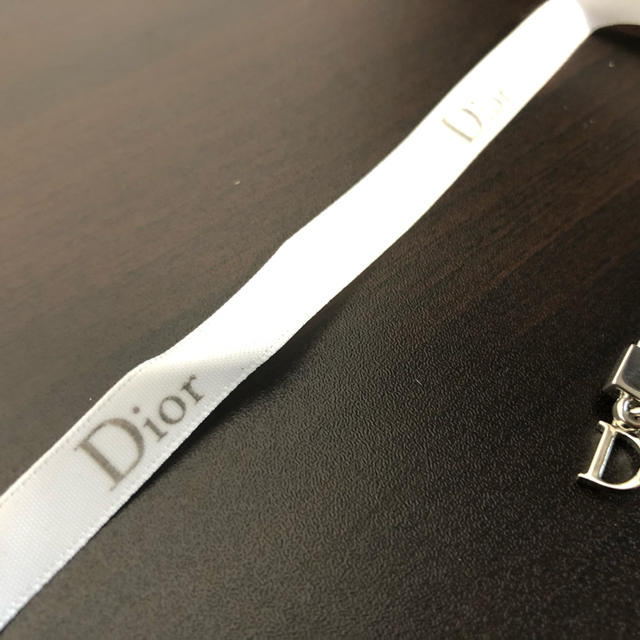 Dior(ディオール)のDior ロゴチャーム付きリボン レディースのレディース その他(その他)の商品写真