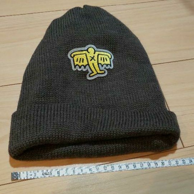 NEW ERA(ニューエラー)の二点セット ニット帽 keith haring カーキブラウン  CA4LA メンズの帽子(ニット帽/ビーニー)の商品写真