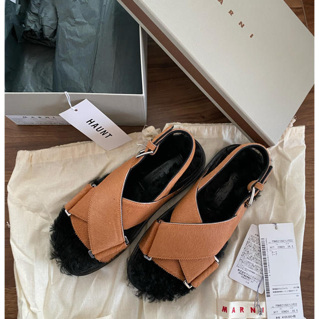 美品マルニMARNI 定番フスベットfussbet ストラップサンダル　シルバー