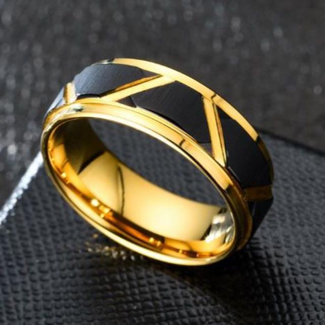 ブラック×ゴールド　キリン　シンプル 格安 指輪　リング メンズのアクセサリー(リング(指輪))の商品写真