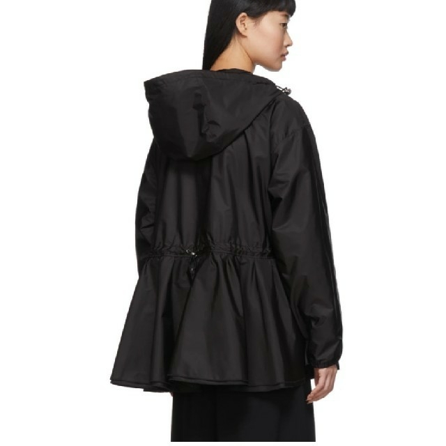 MONCLER(モンクレール)のララ様 モンクレール MONCLER サルセル 新品タグ付き レディースのジャケット/アウター(ナイロンジャケット)の商品写真