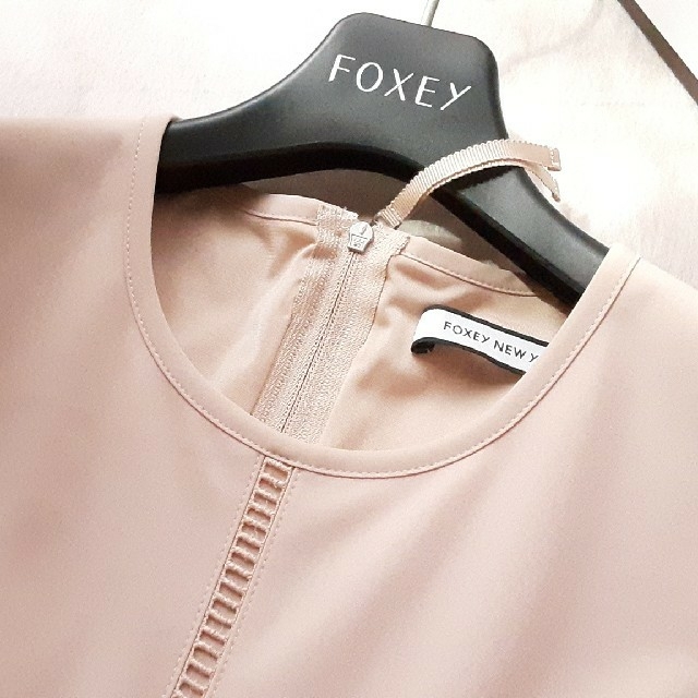 FOXEY(フォクシー)の*美品*　フォクシー　FOXEY  お袖付フレアーワンピース　ルネ レディースのワンピース(ひざ丈ワンピース)の商品写真