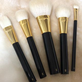 非対面取引 新品未使用♡トムフォードTOM FORD♡チークブラシアイ