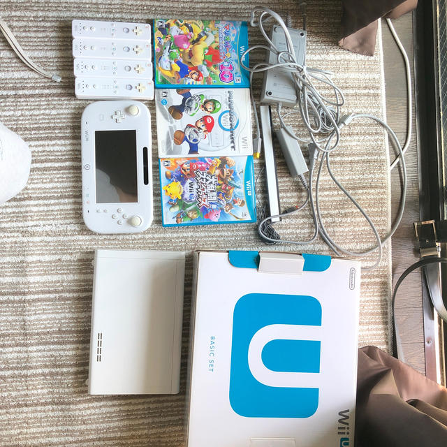 国内正規品】 Wii U - WiiU +リモコン+ソフト 家庭用ゲーム機本体