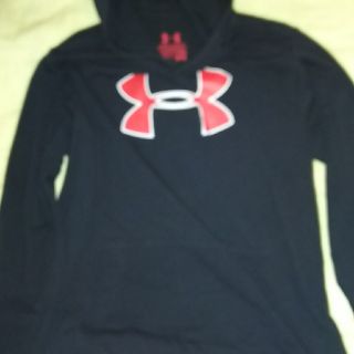 アンダーアーマー(UNDER ARMOUR)のアンダーアーマーパーカー150センチ(Tシャツ/カットソー)