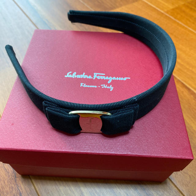 Salvatore Ferragamo カチューシャ　フェラガモ