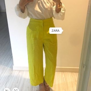 ザラ(ZARA)の新品★ZARA★イエローパンツ★Mサイズ(カジュアルパンツ)