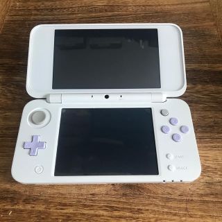 ニンテンドー2DS(ニンテンドー2DS)の任天堂2DS LL本体　ホワイト×ラベンダー(携帯用ゲーム機本体)