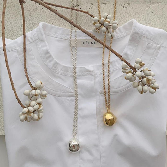 chieko wonky ball necklace gold