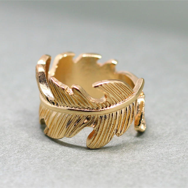 ゴールドリング、フェザーリング、羽指輪 レディースのアクセサリー(リング(指輪))の商品写真