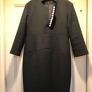 バーニーズニューヨーク(BARNEYS NEW YORK)の最終です。yokochan  40 黒　YOKO CHAN(ひざ丈ワンピース)