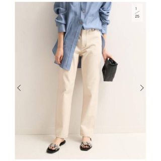 イエナ(IENA)の試着のみ　LE DENIM Ecru テーパードデニムパンツ(デニム/ジーンズ)