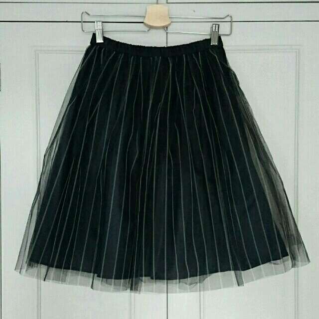 URBAN RESEARCH(アーバンリサーチ)の美品UR☆ストライプチュールスカート レディースのスカート(ひざ丈スカート)の商品写真