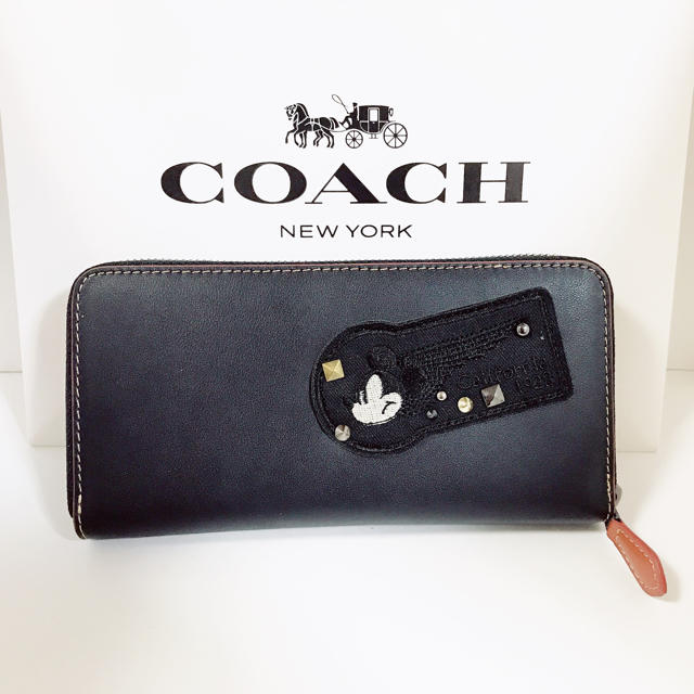 COACH(コーチ)の【新品未使用】COACH  ミッキーマウス グラブカーフレザー　ブラック　長財布 レディースのファッション小物(財布)の商品写真