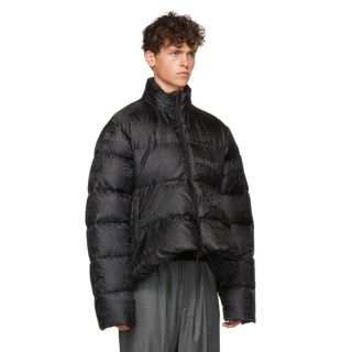 バレンシアガ(Balenciaga)のbalenciaga  cシェイプダウンジャケット(ダウンジャケット)