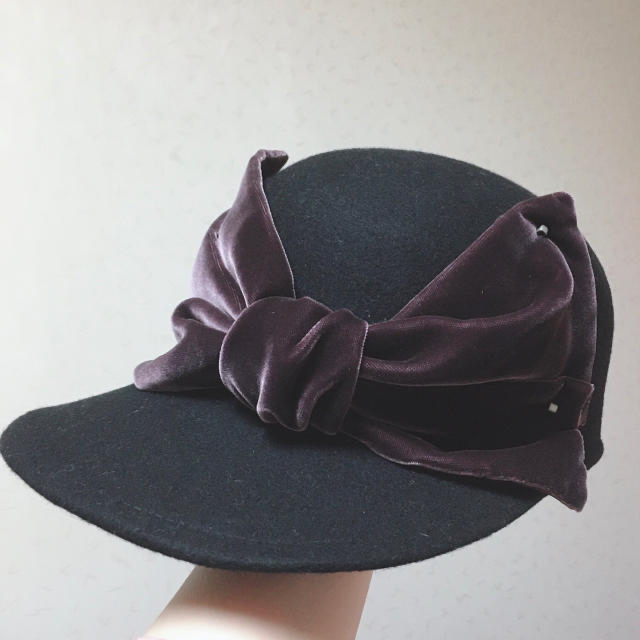 バラ色の帽子 ベロアリボン付きキャップのサムネイル