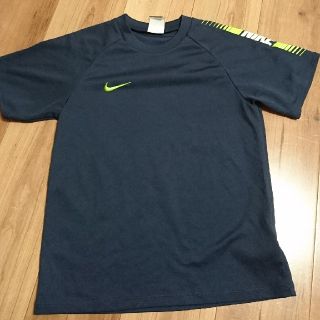 ナイキ(NIKE)のJr，ﾄﾚｰﾆﾝｸﾞｼｬﾂ(値下げ)(ブラウス)