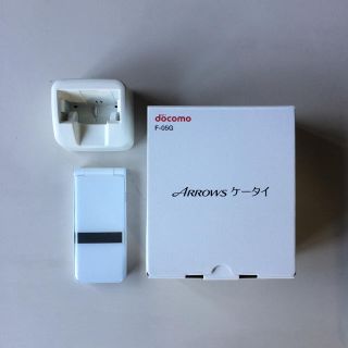 エヌティティドコモ(NTTdocomo)の携帯電話 F-05G docomo(携帯電話本体)