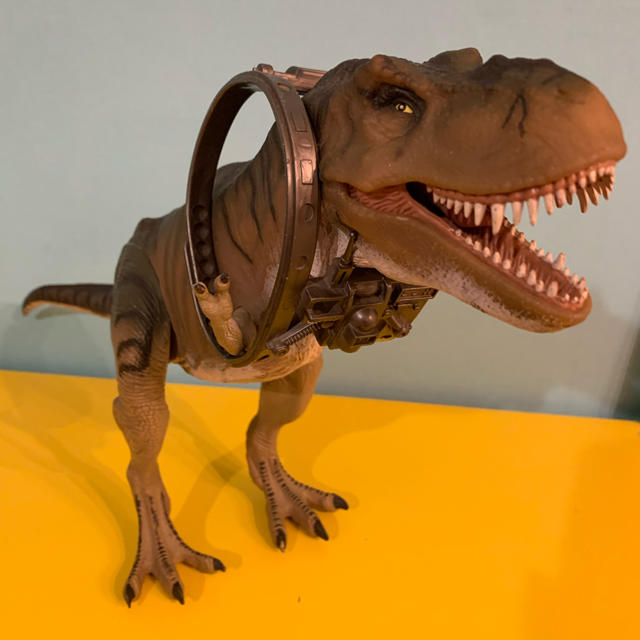 ティラノサウルス　おもちゃ　置物