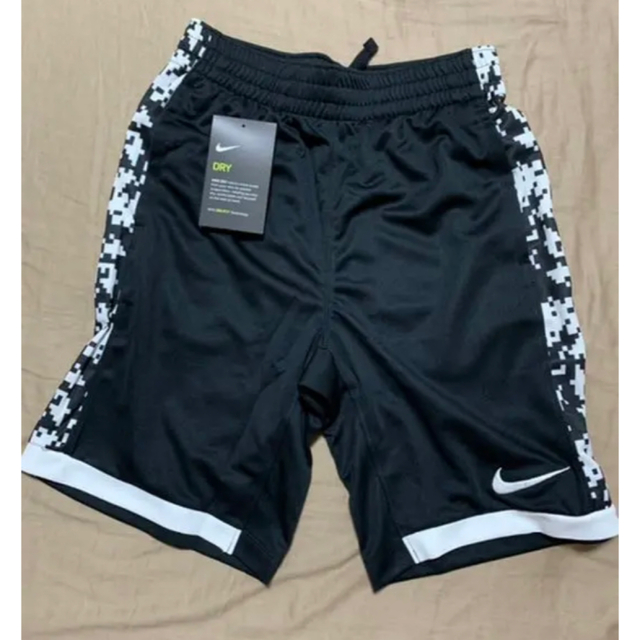 NIKE(ナイキ)の[新品] ナイキ ジュニア セットアップ キッズ/ベビー/マタニティのキッズ服男の子用(90cm~)(Tシャツ/カットソー)の商品写真