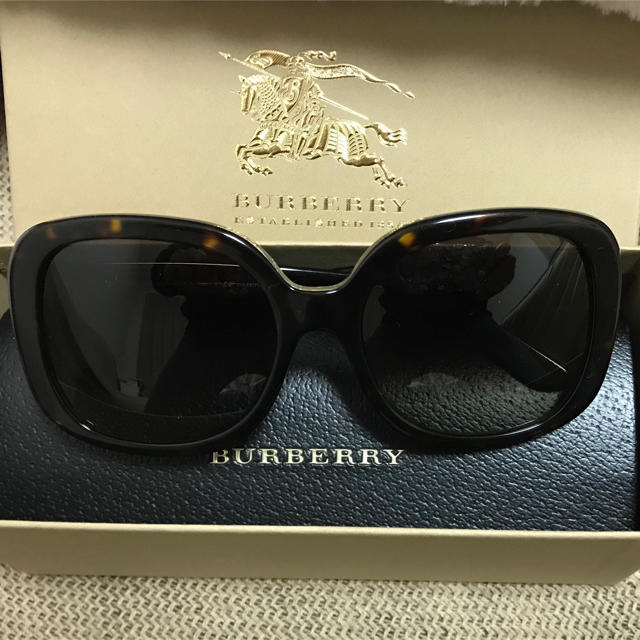 BURBERRY(バーバリー)のBurberryサングラス レディースのファッション小物(サングラス/メガネ)の商品写真