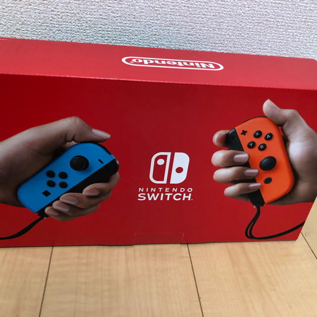 Nintendo Switch(ニンテンドースイッチ)の新品未使用　任天堂　スイッチ　ネオンブルー  レッド　送料込み　即日発送可能 エンタメ/ホビーのゲームソフト/ゲーム機本体(家庭用ゲーム機本体)の商品写真