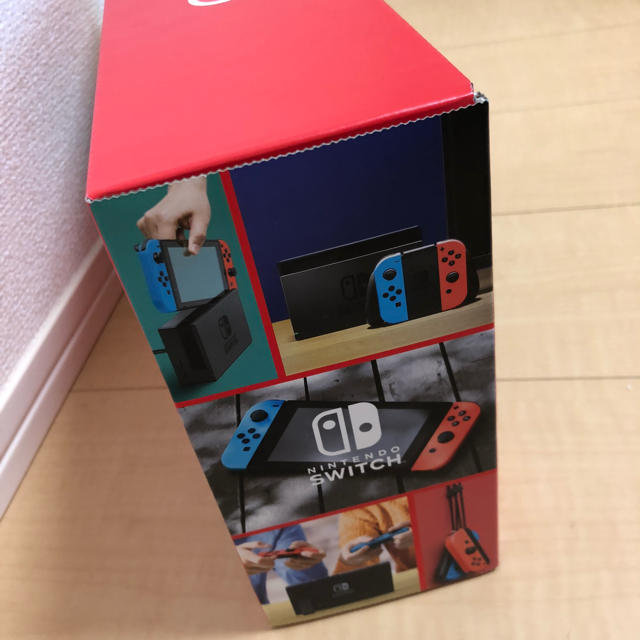 Nintendo Switch(ニンテンドースイッチ)の新品未使用　任天堂　スイッチ　ネオンブルー  レッド　送料込み　即日発送可能 エンタメ/ホビーのゲームソフト/ゲーム機本体(家庭用ゲーム機本体)の商品写真
